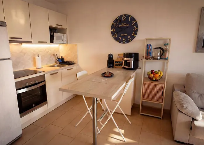 Elena's Ocean Oasis Apartamento *