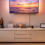 Elena's Ocean Oasis Apartament