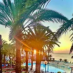 Elena's Ocean Oasis Apartament
